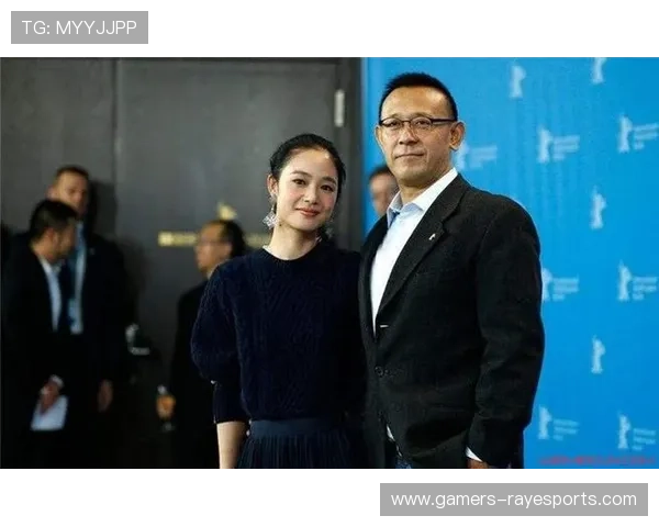 足球明星与知名模特的恋情揭秘及背后故事分析